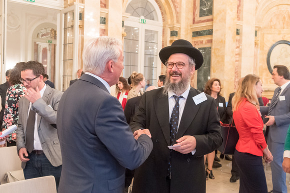 Empfang der Landesregierung zum Fastenbrechen im Ramadan (Iftar).Dienstag, 12. Juni 2018, 20.00 Uhr, im Neuen Schloss in Stuttgart