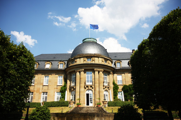 Brexit Land hisst europäische Flagge auf der Villa Reitzenstein Auf dem Dach der Villa Reitzenstein, dem Amtssitz des baden-württembergischen Ministerpräsidenten, weht die Fahne der Europäischen Union.