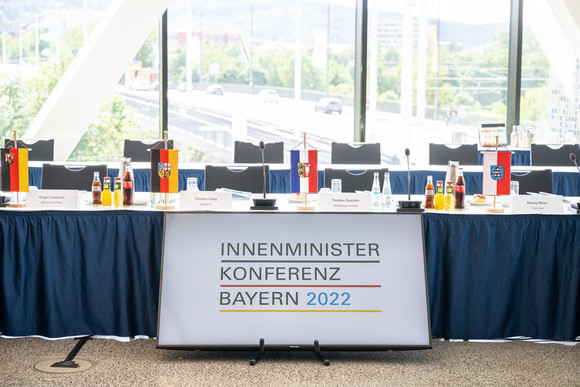 Innenministerkonferenz Frühjahrssitzung der Innenministerkonferenz 2022 Frühjahrssitzung der Innenministerkonferenz 2022 in Würzburg