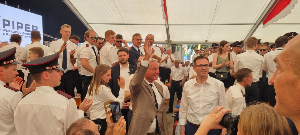 Minister Strobl zu Besuch bei der Freiwillige Feuerwehr Westhausen zum 100 jährigen Bestehen.