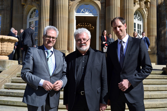 MEDIEN Neuer Präsident der Landesanstalt für Kommunikation v.l.n.r.: Thomas Langheinrich, Staatsminister Klaus-Peter Murawski, Wolfgang Kreißig