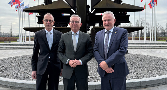 v.l.n.r.: Ministerialdirektor Reiner Moser, Innenminister Thomas Strobl und Innenstaatssekretär Thomas Blenke MdL
