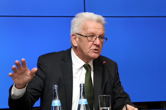 Pressekonferenz Land startet Europadialog Ministerpräsident Winfried Kretschmann