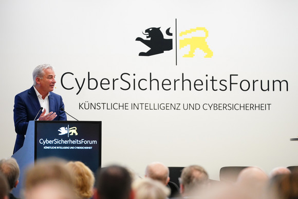 Digitalisierungsminister Thomas Strobl spricht beim CyberSicherheitsForum 2020.