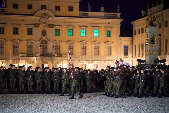Öffentliches Gelöbnis der Bundeswehr im Schlosshof in Ludwigsburg