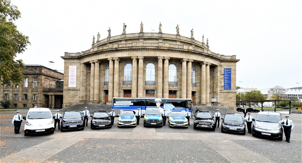 Übergabe neue Fahrzeuge an die Polizei Baden-Württemberg. (Bild: Innenministerium Baden-Württemberg)