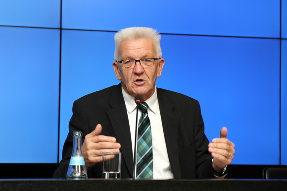 Pressekonferenz Digitale Wege ins Museum Ministerpräsident Winfried Kretschmann