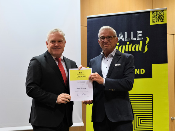 Übergabe von Breitbandförderbescheiden