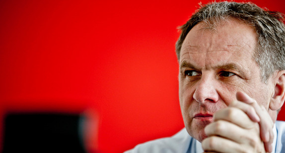 Innenminister Reinhold Gall bei einem Interview.