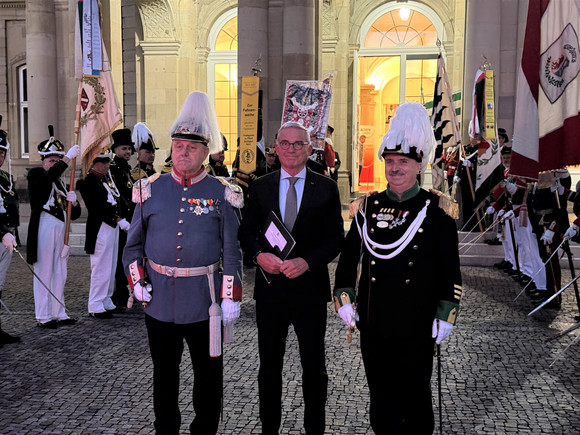 Bundeswehr Streitkräfteempfang 2025 in Stuttgart Minister Strobl empfängt die Streitkräfte im Neuen Schloss