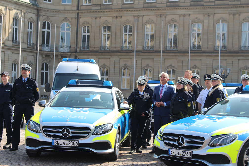 Fahrzeugübergabe der neuen Flotte der Polizei Baden-Württemberg