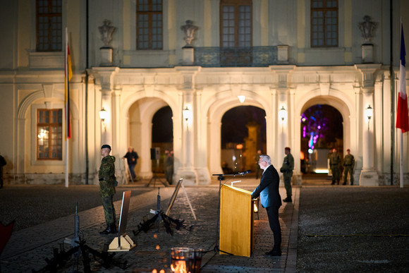 Öffentliches Gelöbnis der Bundeswehr im Schlosshof in Ludwigsburg