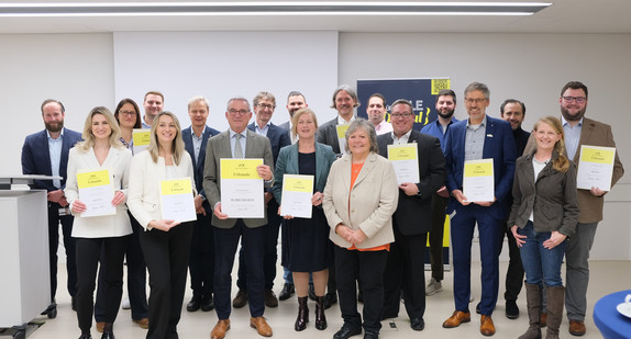 Übergabe von Breitbandförderbescheiden