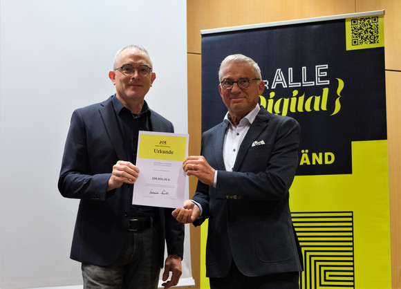 Übergabe von Breitbandförderbescheiden