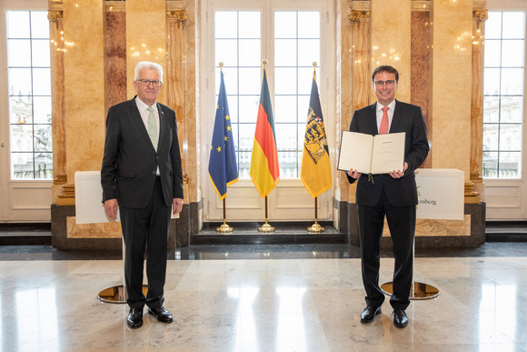 Regierungsbildung Neue Landesregierung Ministerpräsident Winfried Kretschmann (l.) und Volker Schebesta (r.), Staatssekretär im Ministerium für Kultus, Jugend und Sport