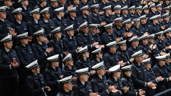 Polizei Erste zentrale Vereidigungsfeier der Polizei Baden-Württemberg Zentrale Vereidigung Polizei Baden-Württemberg 2025