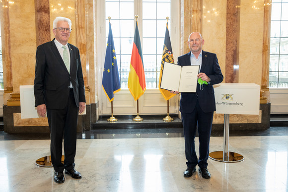 Regierungsbildung Neue Landesregierung Ministerpräsident Winfried Kretschmann (l.) und Winfried Hermann (r.), Minister für Verkehr