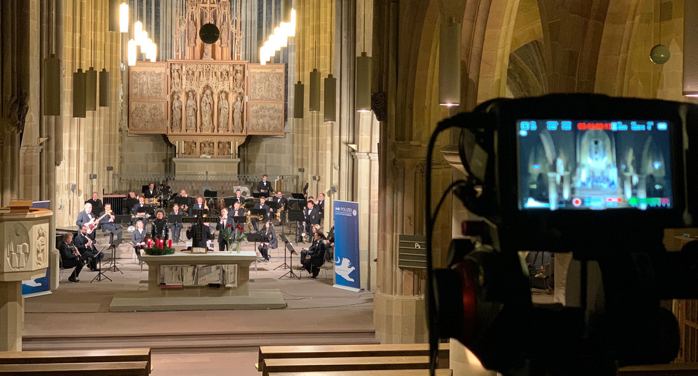 Weihnachtskonzert des Landespolizeiorchesters in der Kilianskirche wird aufgezeichnet.