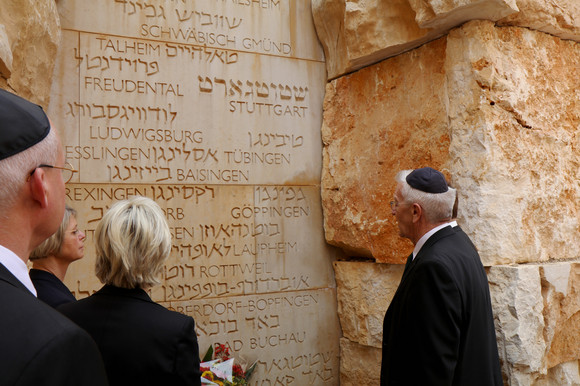 DELEGATIONSREISE Reise nach Israel und in die Palästinensischen Gebiete Ministerpräsident Winfried Kretschmann in der Gedenkstätte Yad Vashem