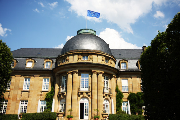 Brexit Land hisst europäische Flagge auf der Villa Reitzenstein Auf dem Dach der Villa Reitzenstein, dem Amtssitz des baden-württembergischen Ministerpräsidenten, weht die Fahne der Europäischen Union.