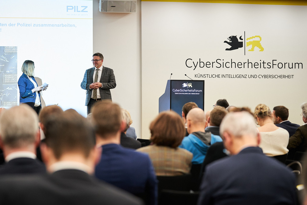 Unternehmen berichten beim CyberSicherheitsForum 2020 über Cyberangriffe auf ihre Firmen.