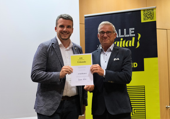 Übergabe von Breitbandförderbescheiden