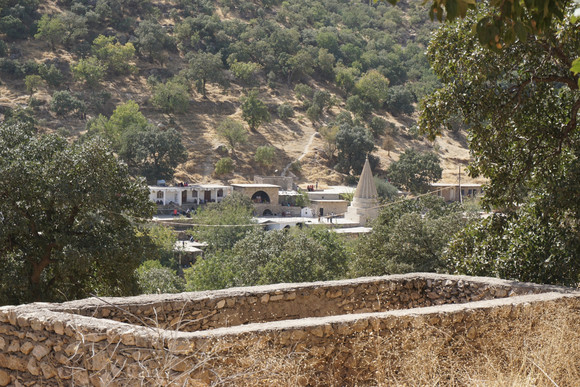 Entwicklungshilfe Hilfsprojekte im Nordirak Zentrales Heiligtum der Yeziden in Lalish