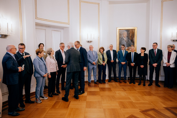 Antrittsbesuch  Bundeskanzler Friedrich Merz besucht Baden-Württemberg Ministerpräsident Winfried Kretschmann stellt Bundeskanzler Friedrich Merz die Mitglieder der Landesregierung vor