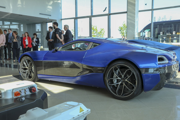 Delegationsreise Kretschmann besucht Südosteuropa Besichtigung der E-Fahrzeug-Manufaktur Rimac Automobili am 19. April 2018 in Sveta Nedelja