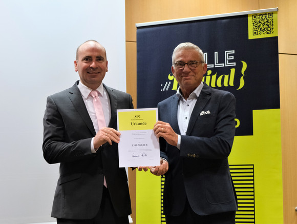 Übergabe von Breitbandförderbescheiden