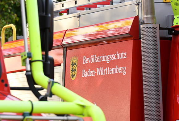Übergabe neue Tanklöschfahrzeuge Waldbrand für Feuerwehren