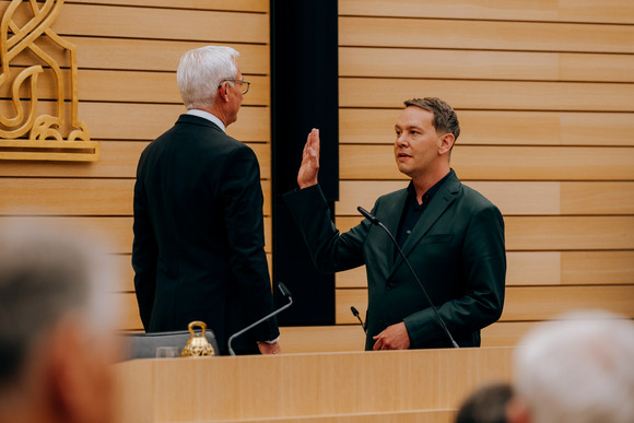 Vereidigung von Oliver Hildenbrand, Minister für Soziales, Arbeit und Gesundheit