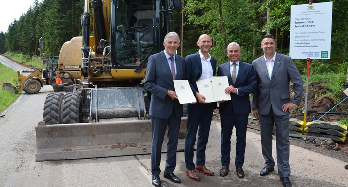 Minister Strobl bei Übergabe Breitbandbescheid Calw