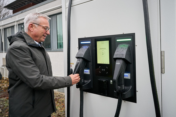 Minister Strobl Einweihung Schnellladesäule