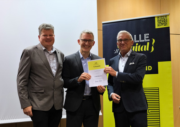 Übergabe von Breitbandförderbescheiden