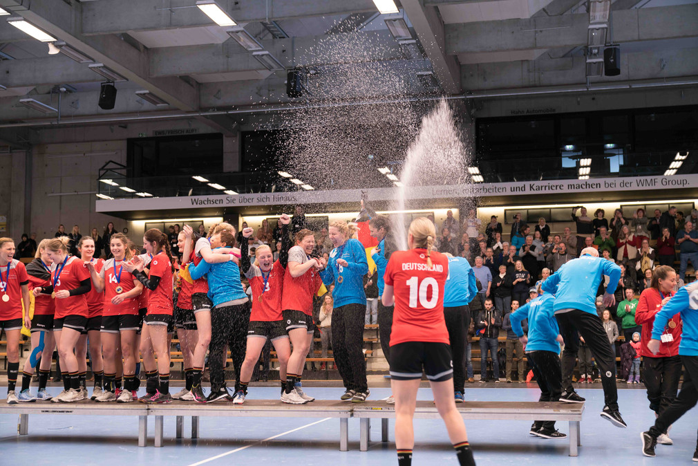 Europäische Polizeimeisterschaft im Handball der Frauen - Siegesfeier