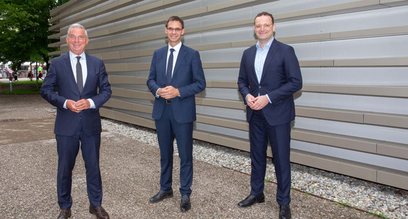 von links nach rechts: Innenminister Thomas Strobl, Vorarlbergs Landeshauptmann Markus Wallner und Bundesgesundheitsminister Jens Spahn