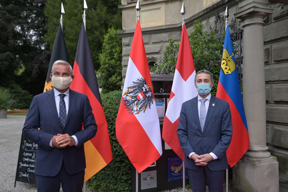 Begrüßung von Stv. Ministerpräsident Thomas Strobl durch schweizer Außenminister Ignazio Cassis  in Kreuzlingen.