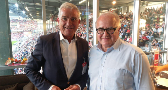 Innenminister Thomas Strobl mit Fritz Keller, Präsident des SC Freiburg