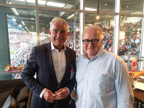 Minister Bundesligaspiel SC Freiburg - VfB Stuttgart Innenminister Thomas Strobl mit Fritz Keller, Präsident des SC Freiburg