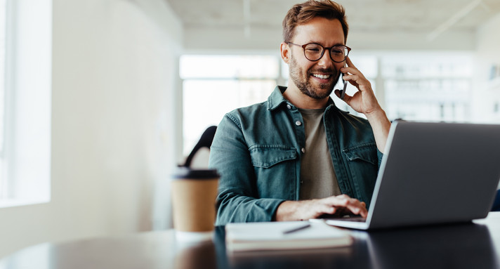 Kontakt, Ansprechpartner, Telefon, Laptop