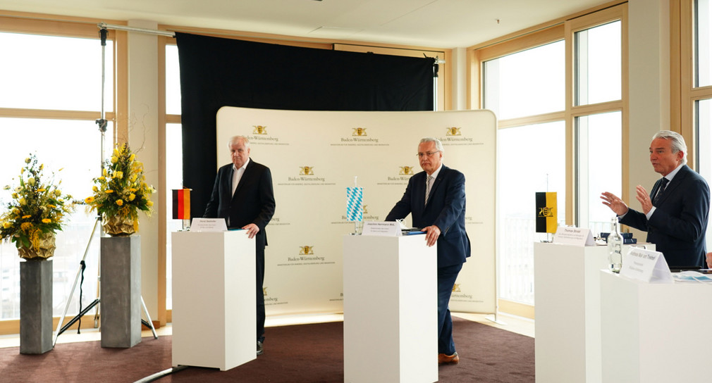 Bundesinnenminister Horst Seehofer, Bayerns Innenminister Joachim Herrmann und Thomas Strobl, Stv. Ministerpräsident und Innenminister von Baden-Württemberg, stellen die Ergebnisse der BIMK in Heilbronn vor.