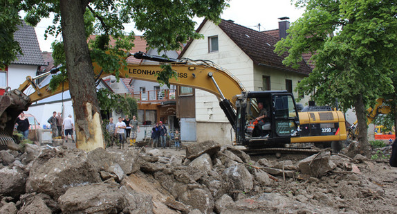 Geröll und Bagger nach Unwetter in Braunsbach (Mai 2016)