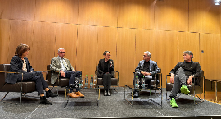 Podiumsdiskussion Tasforce Desinformation