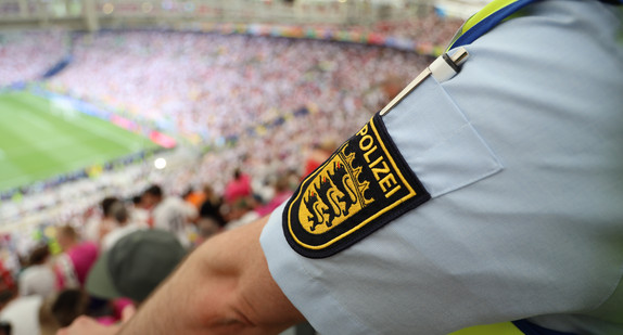 Innenminister Thomas Strobl besucht die Einsatzkräfte in Stuttgart bei der UEFA EURO 2024