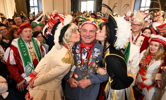 Fastnacht Empfang für Karnevals- und Fasnachtsvereine des Landes Innenminister Thomas Strobl (Mitte) beim Empfang für die Karnevals- und Fasnachtsvereine des Landes