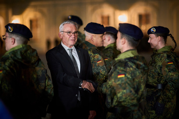 Öffentliches Gelöbnis der Bundeswehr im Schlosshof in Ludwigsburg